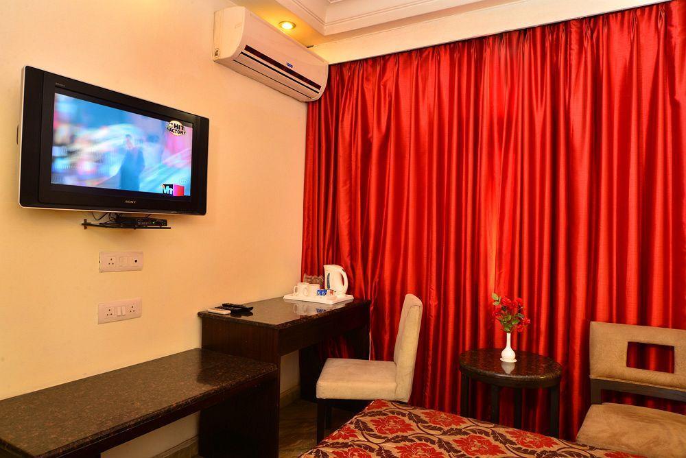 Hotel Shanti Palace West Patel Nagar New Delhi Eksteriør bilde