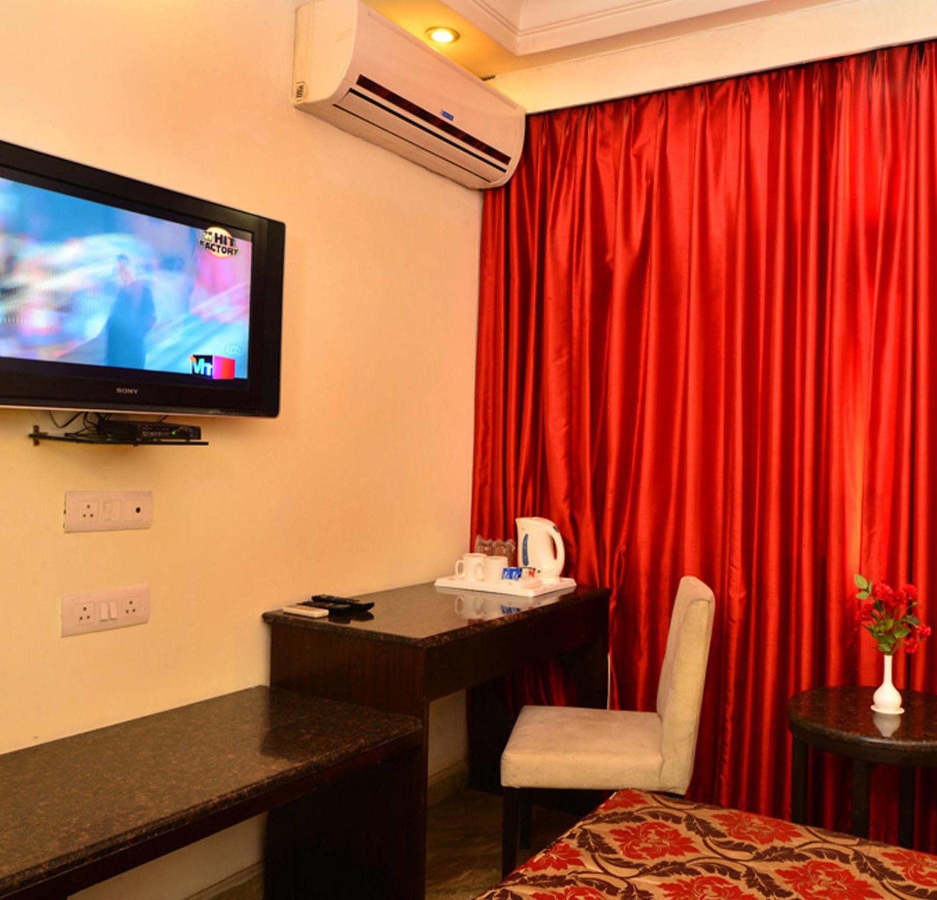 Hotel Shanti Palace West Patel Nagar New Delhi Eksteriør bilde