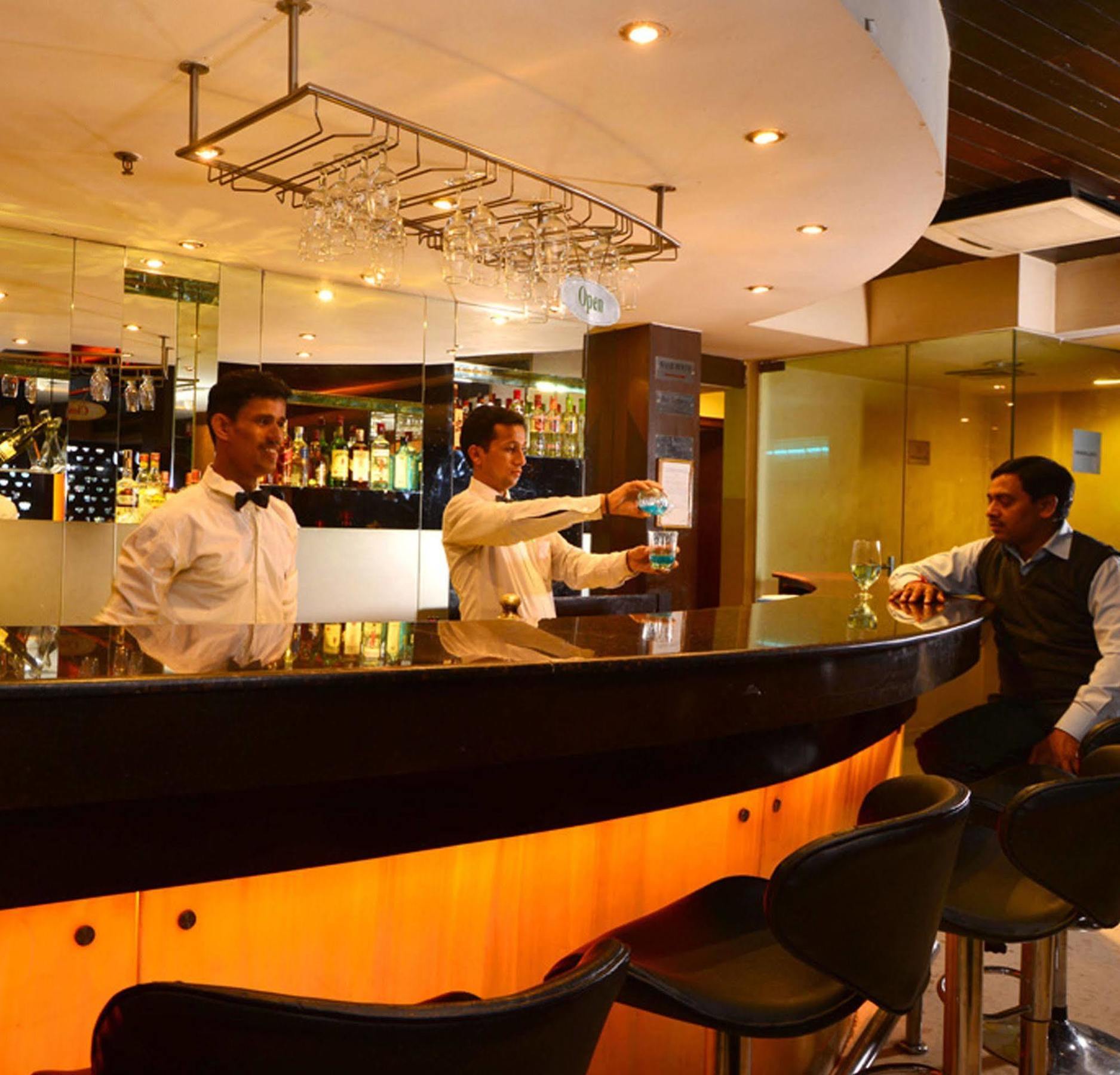 Hotel Shanti Palace West Patel Nagar New Delhi Eksteriør bilde